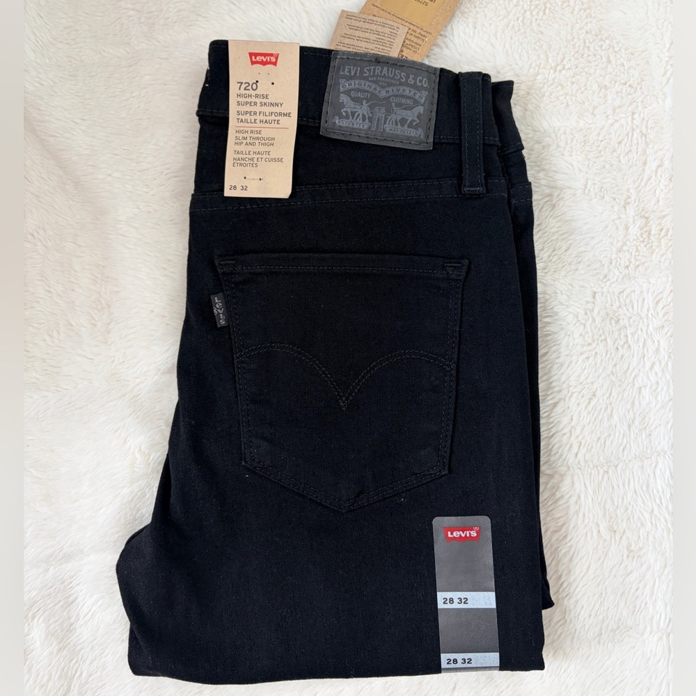 28x32 Levi's 720 High-Rise Super Skinny Jeans in Black
